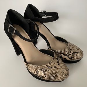 Retro sexy secretary faux snake skin toed heels